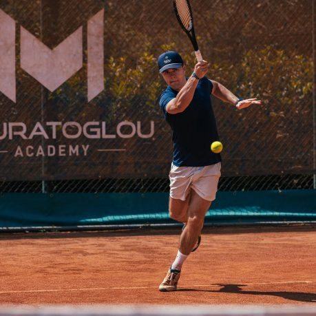 cours de tennis adulte débutant mouratoglou