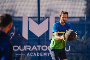 medvedev tennis mouratoglou