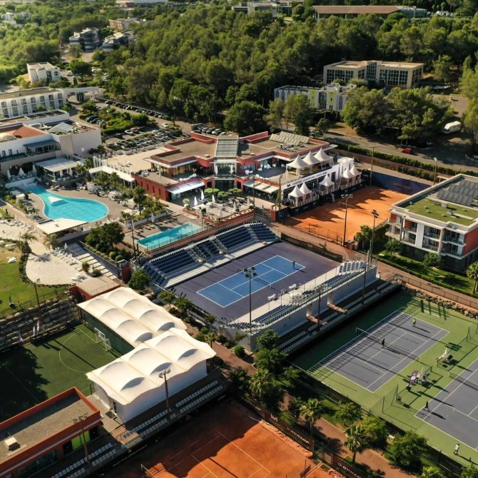 académie de tennis mouratoglou infrastructure vue aerienne drone