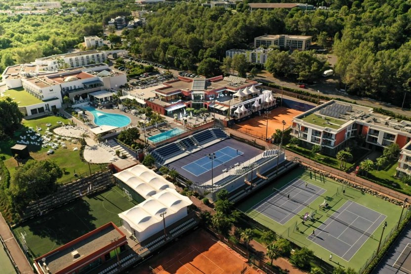 académie de tennis mouratoglou infrastructure vue aerienne drone