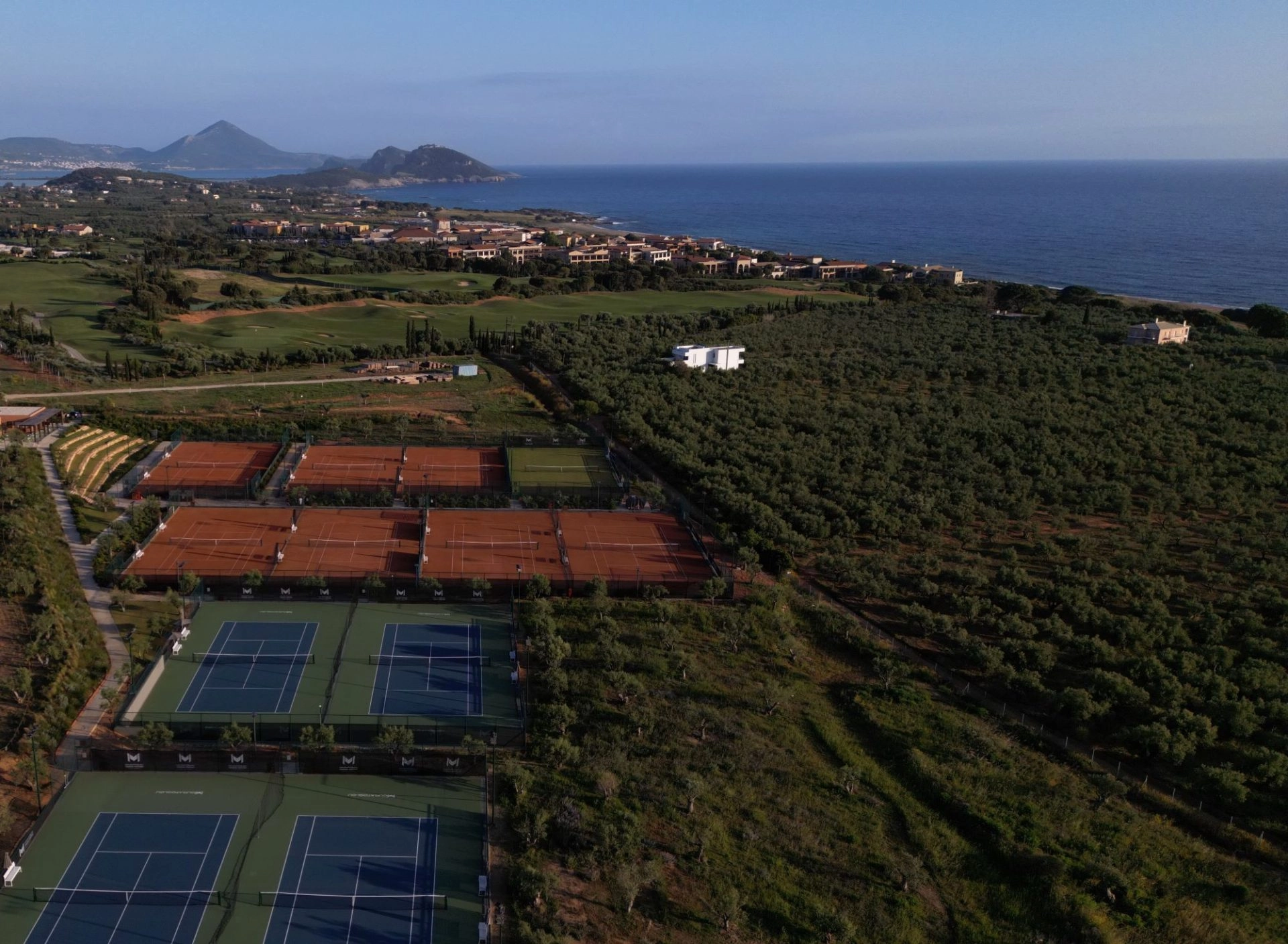 centro tennis mouratoglou costa navarino grecia